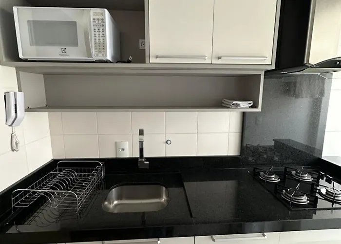 Ap Bombinhas Completo 100 Metros Do Mar Na Aluguejaah Apartamento